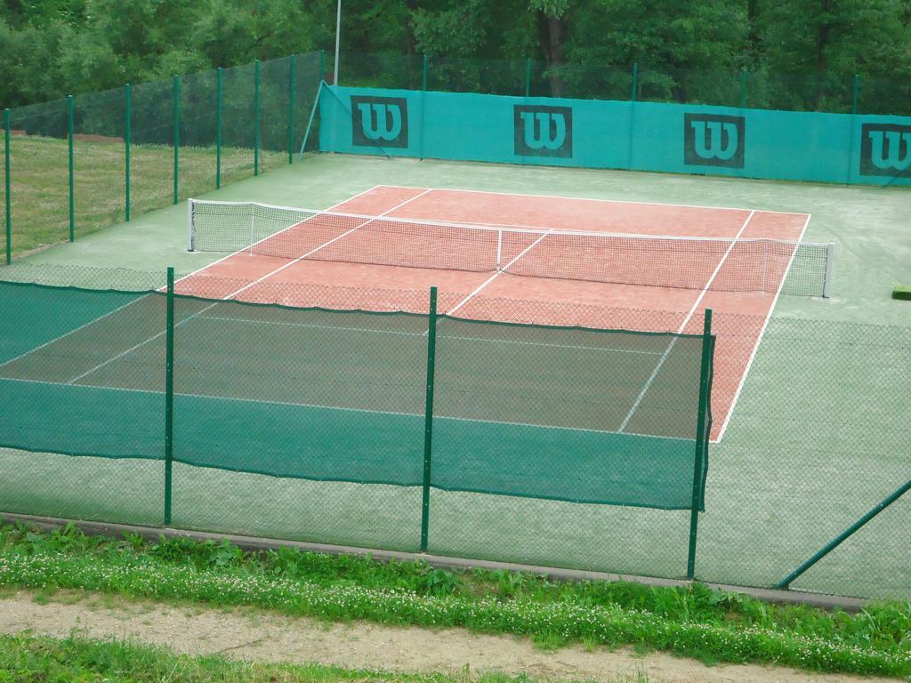 Viesbutis Jurbarkas Hotel Luaran gambar